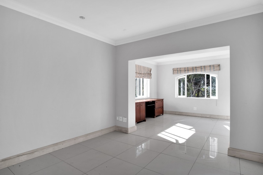 4 Bedroom Property for Sale in Wynberg Upper Western Cape